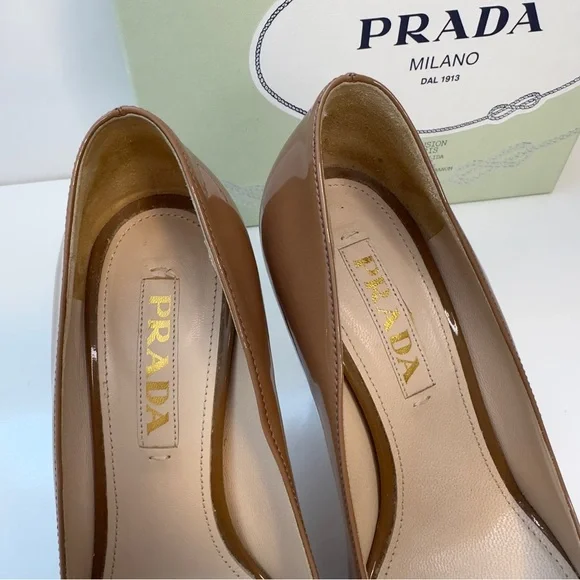 Like new! Authentic Prada Nude Patent Leather Platform Pumps – Size 36 - Picture 6 of 12